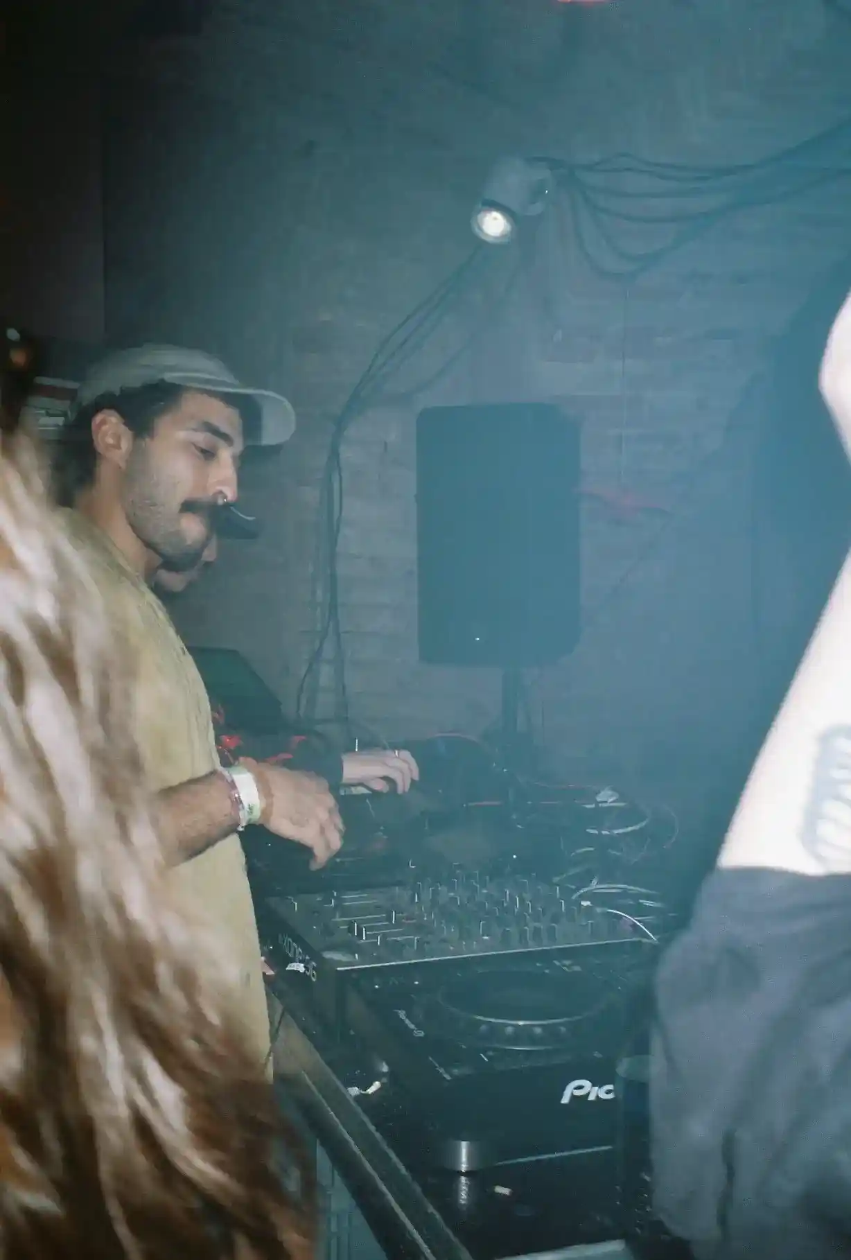 Nūr 16 • Two of Hearts - 1